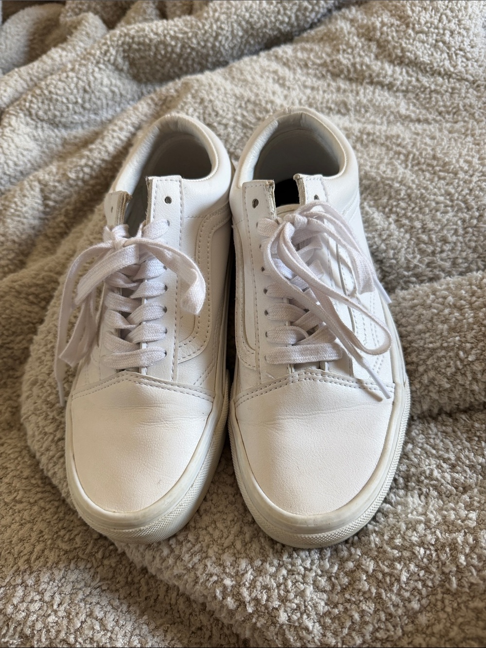 Unisex Vans White Leather Old Skool Sneakers Size 8 women 6.5 Men’s